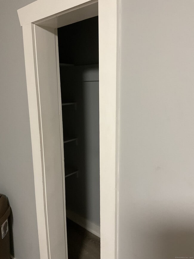 Building Photo - 41 Pleasant St