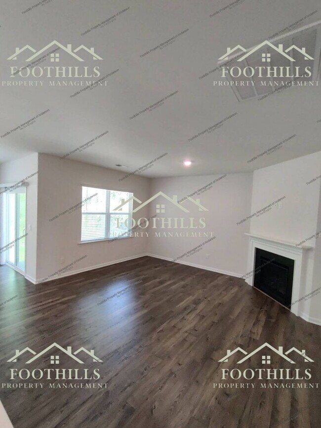 Building Photo - 102 Fancy Trl