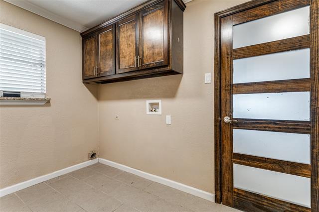 Building Photo - 8725 Hidden Hill Dr
