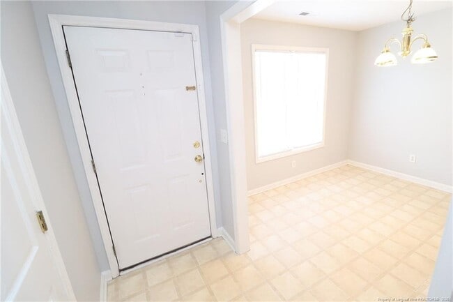 Building Photo - 4105 Scofield Dr