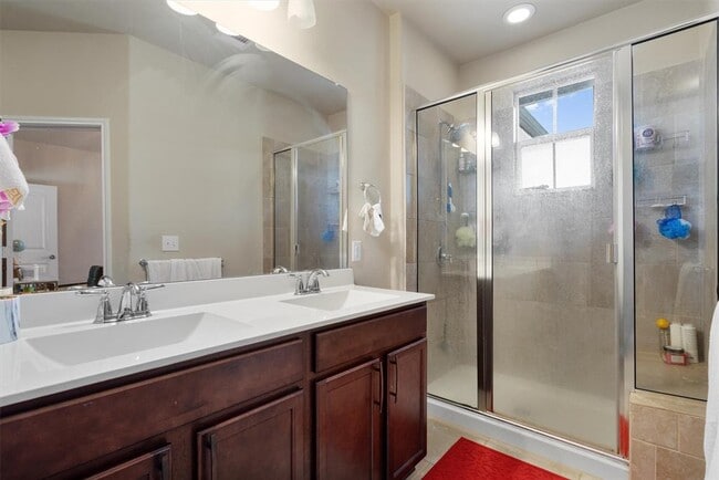 Building Photo - 417 Epiphany Ln