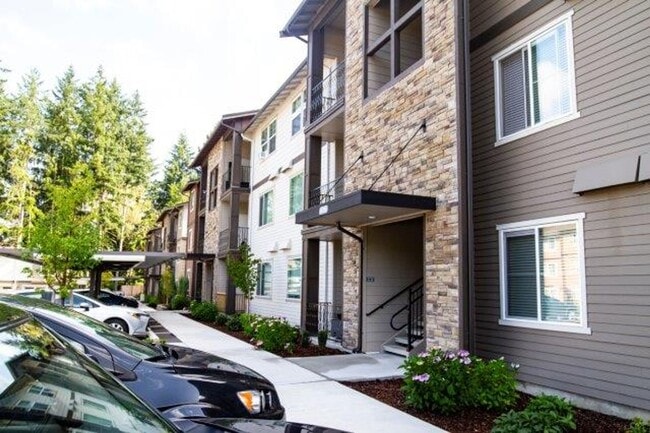 Building Photo - Limited-Time Offer: Gorgeous Top Floor 2 Bed/1 Bath for Just $1,799/Month! Private view!