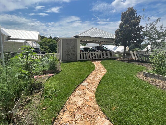 Building Photo - Waters Home