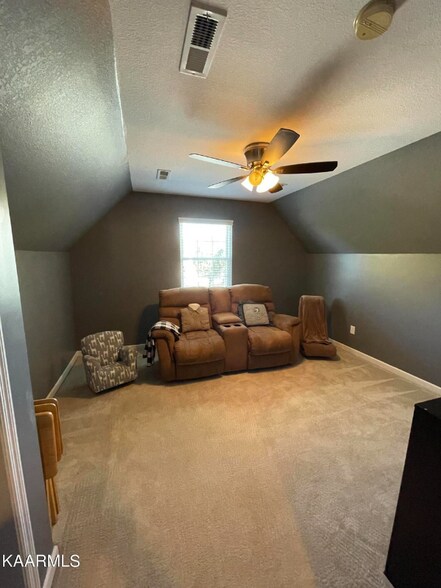 Building Photo - 505 Pebble Creek Rd