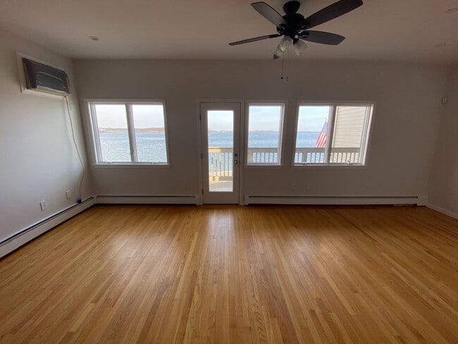 Building Photo - 244 Bowne St