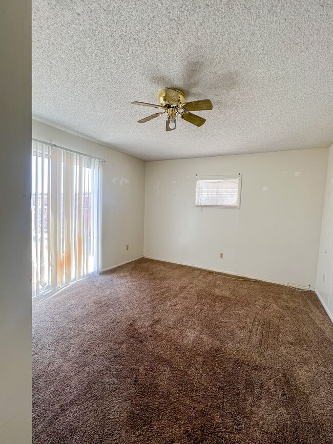 Building Photo - Cute 3 bedroom 2 bath in Desert Heights