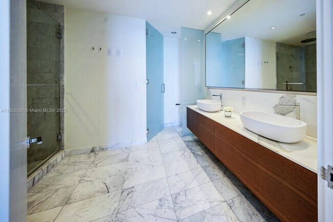 Building Photo - 10203 Collins Ave