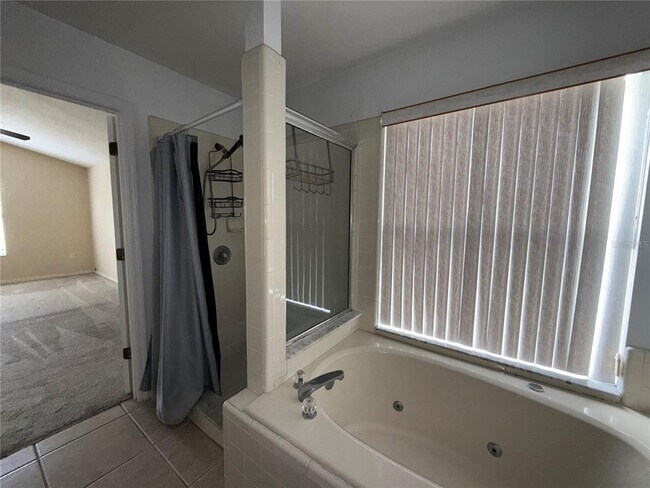 Building Photo - 2325 Kerridale St