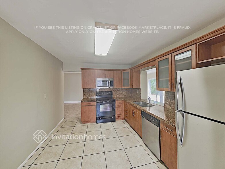 Building Photo - 7936 Miramar Pkwy