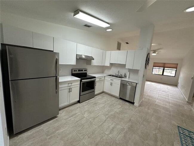 Building Photo - 6818 S Himes Ave