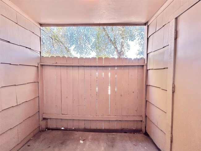 Building Photo - 8201 Richmond Ave.