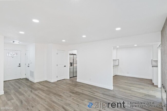 Building Photo - 3 br, 2 bath House - 999 Rawlings Drive, S...
