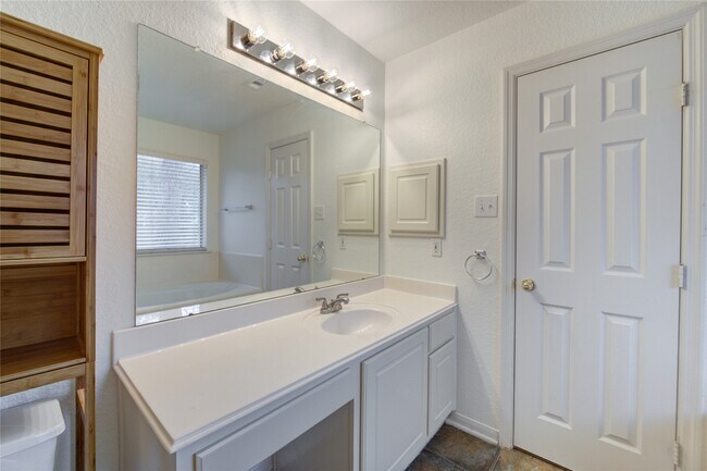 Building Photo - 46 Drifting Shadows Cir