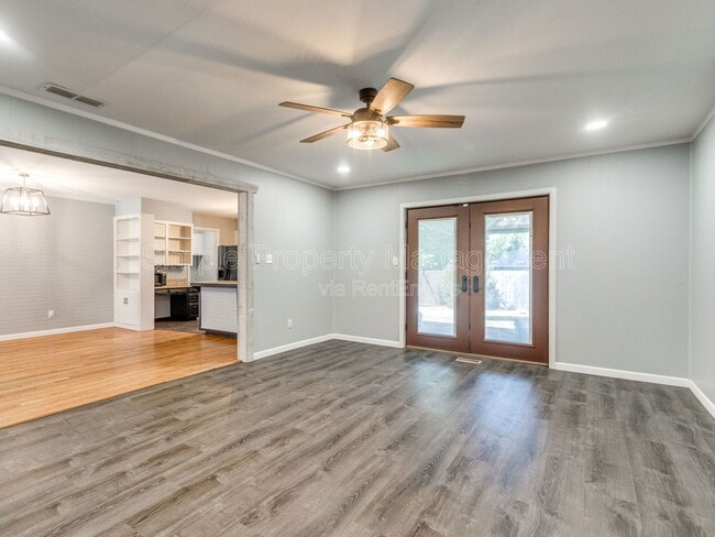 Building Photo - 2711 Ridgeview Dr
