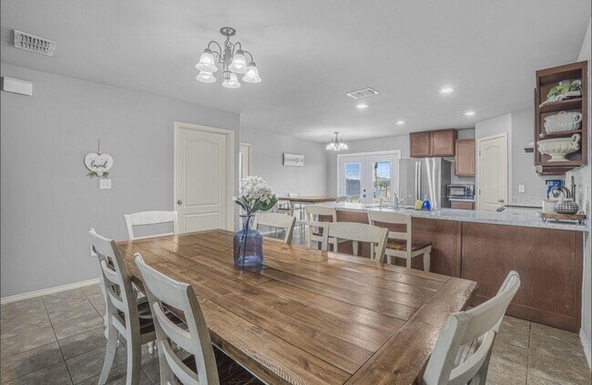 Building Photo - 3330 La Terraza Wy