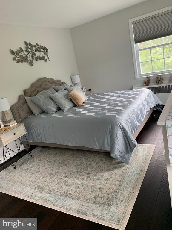 Building Photo - 9006 Linton St