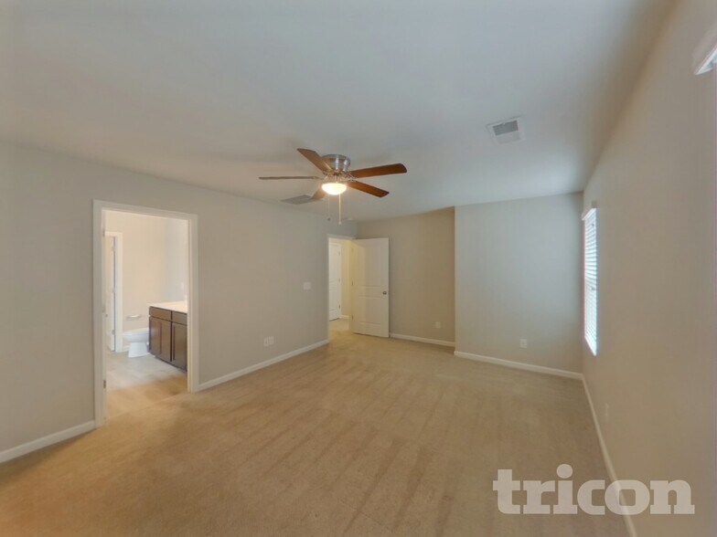 Building Photo - 1429 Sandra Dr