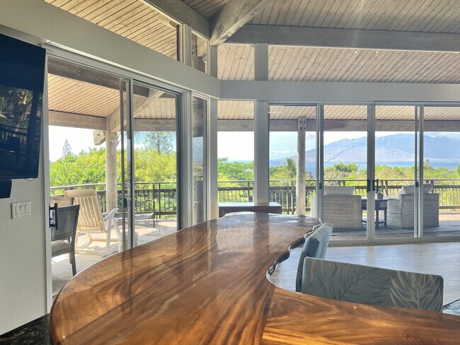 Building Photo - 904 Kupulau Dr