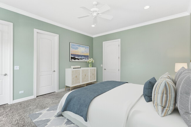 Building Photo - 3228 N Sheffield Ave