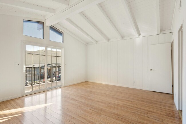 Building Photo - 845 2nd St