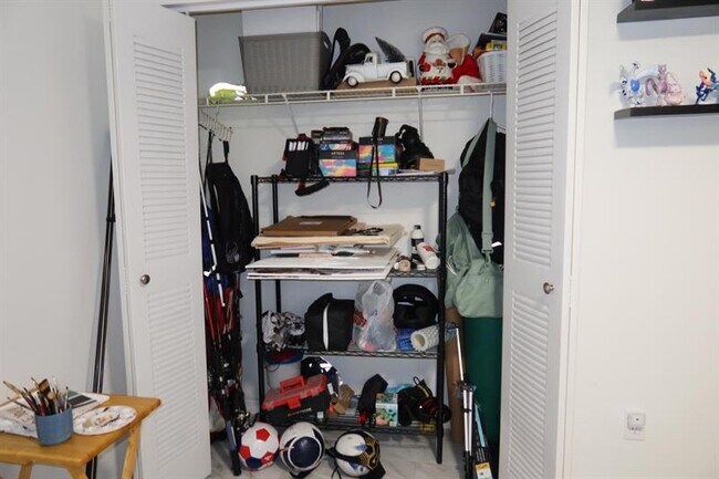 Building Photo - 9470 Tangerine Pl