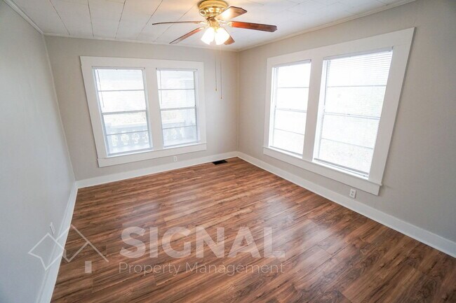 Building Photo - 217 1st Ave SE