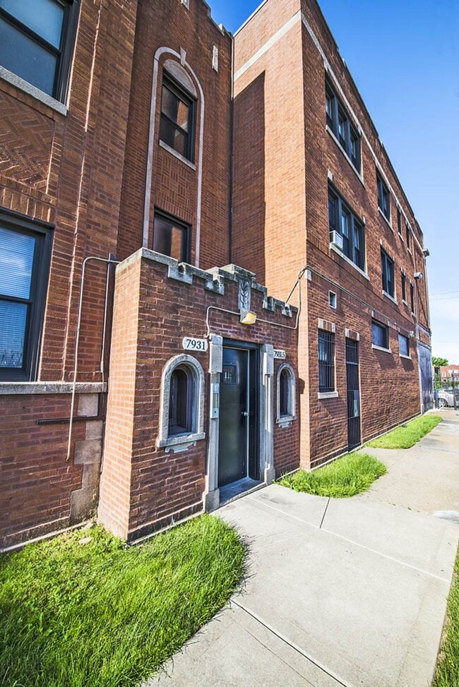 Building Photo - 7929 S State St Chicago, IL 60619