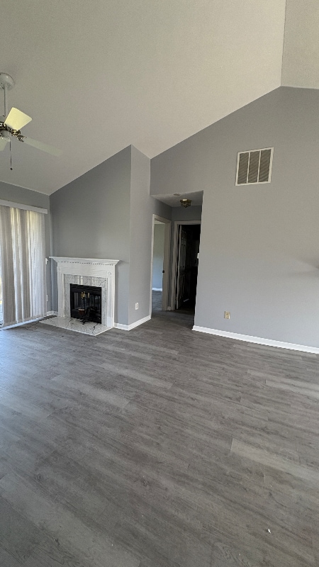 Building Photo - 4676 Court Yard Dr