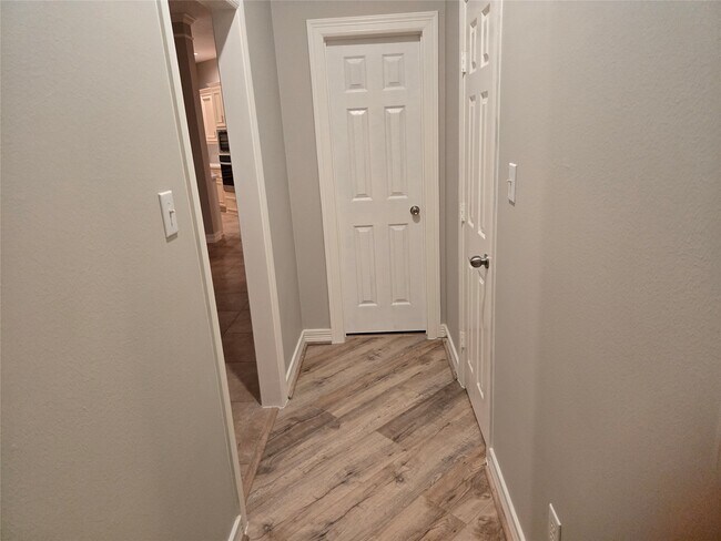 Building Photo - 3910 Champion Creek Ln