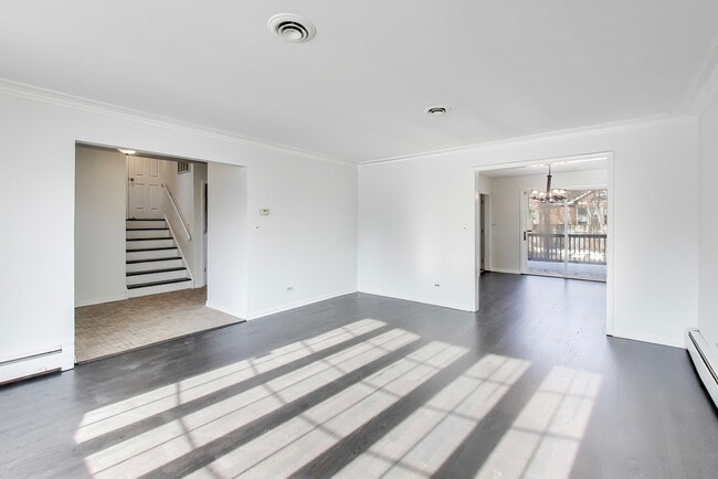 Building Photo - 1006 Devon Ave