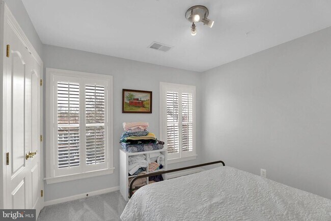 Building Photo - 92 Washington St