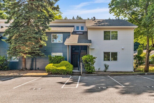 Primary Photo - Large Remodeled 2bd, 1ba Condo Available in Totem Lake!