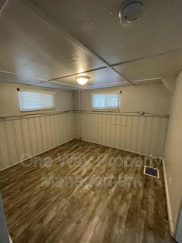 Building Photo - 1112 7th St