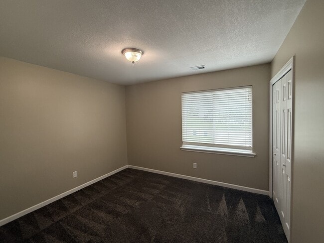 Building Photo - 8135 N Stoddard Ave