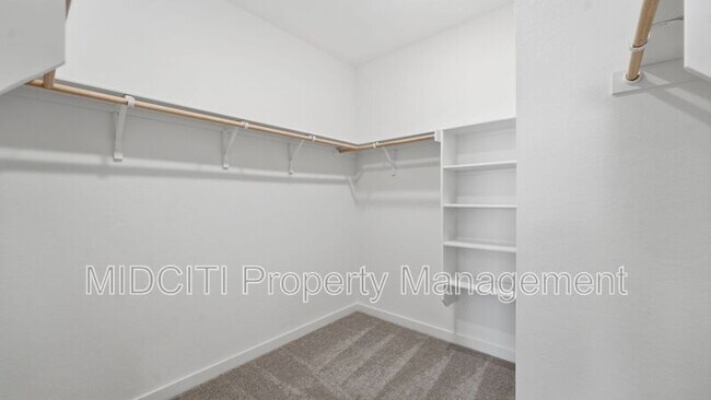 Building Photo - 1304 Apron Trl