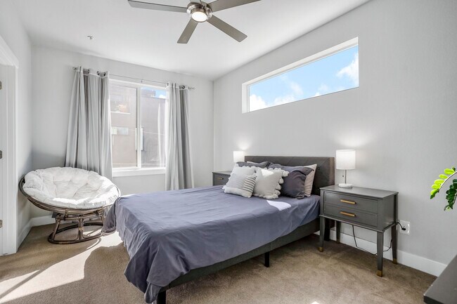 Building Photo - 3213 W Conejos Pl