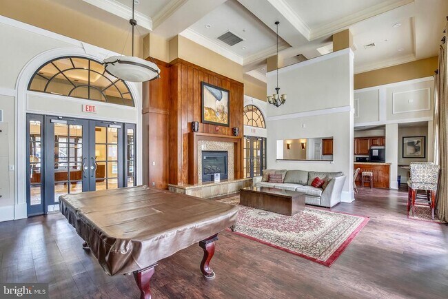 Building Photo - 2465 Army Navy Dr