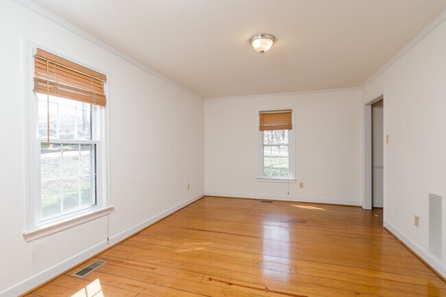 Building Photo - Bon Air Home For Rent