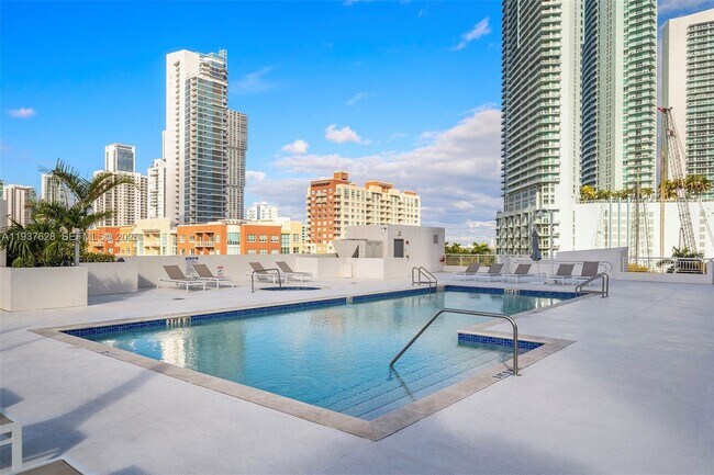 Building Photo - 275 NE 18th St