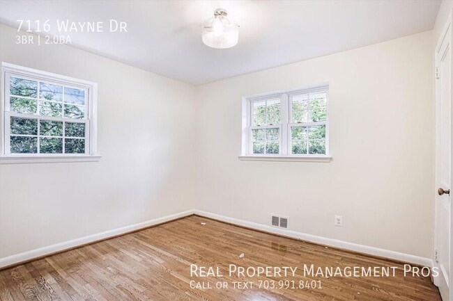 Building Photo - 7116 Wayne Dr