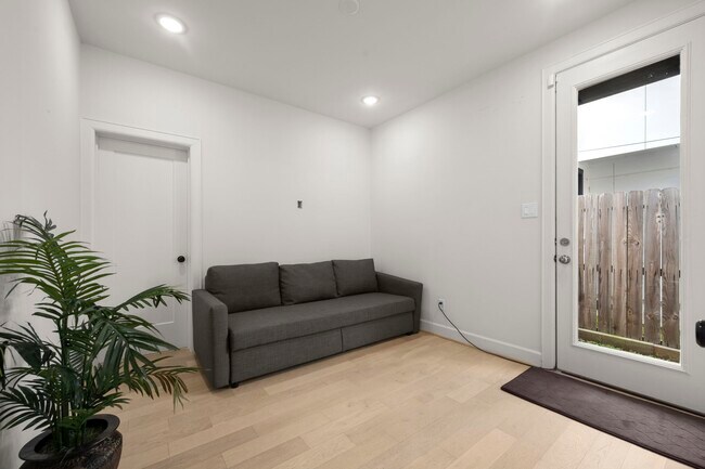 Building Photo - 3022 Holman St