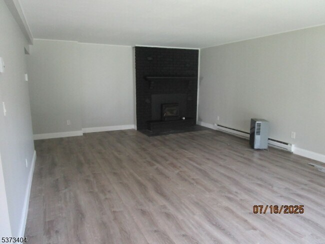 Building Photo - 359 Lake Shore S