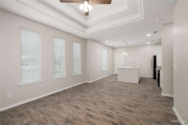 Building Photo - 1308 Petri Dr