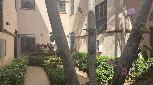 Building Photo - 5195 Europa Dr