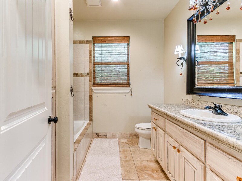 Building Photo - 2525 SE 13th St