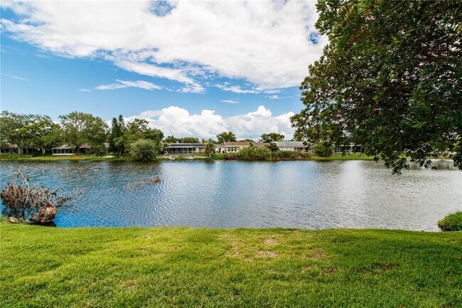Building Photo - 3526 Overland Dr