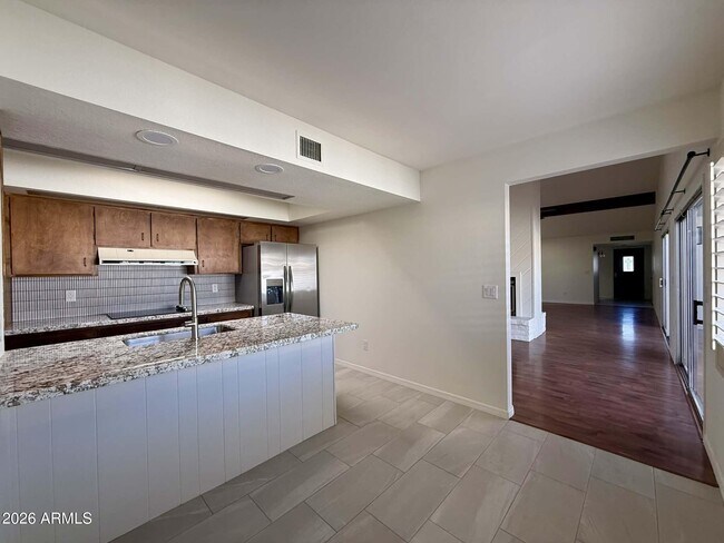 Building Photo - 313 S Desert Ave