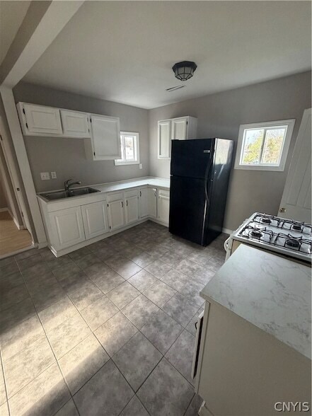 Building Photo - 214 Rowland St