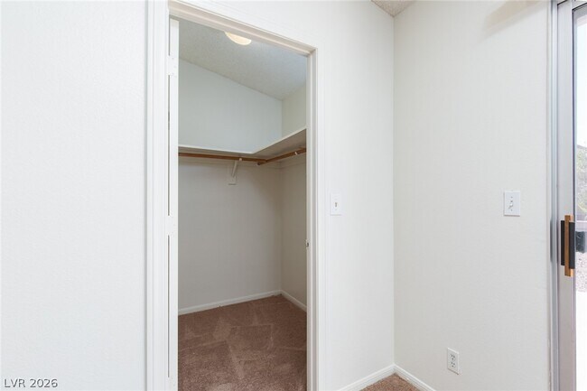 Building Photo - 121 Hanover Dr