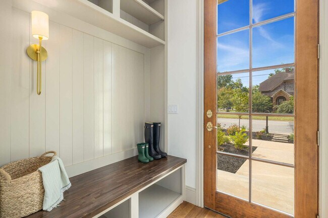 Building Photo - 501 NW B St